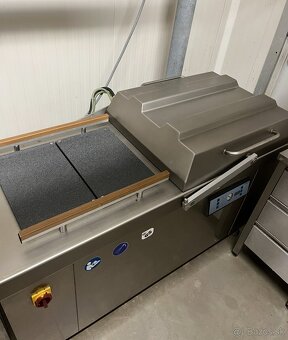 Dvojkomorovy baliaci stroj Multivac P600 - 2