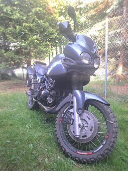 Triumph Tiger 885i - 2