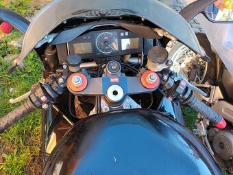 Aprília RSV 1000 - 2