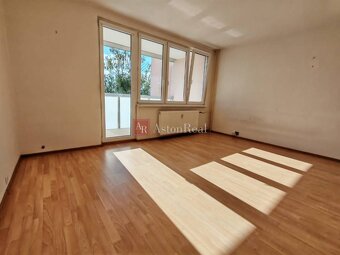 IBA U NÁS Garsónka, 28m2, veľká lodžia 6m2, čiast. rekonšt - 2