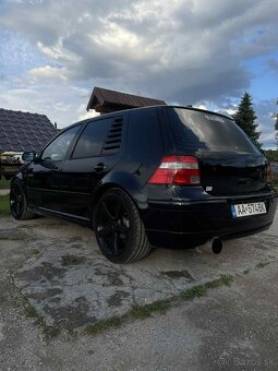 VW Golf 4 2.3 V5 - 2