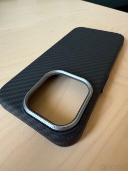 Karbonovy kryt na iPhone 15 Pro - 2
