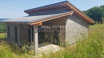4IZ BUNGALOV V POVAŽSKEJ BYSTRICI V ŠTÁDIU HRUBEJ STAVBY - 2