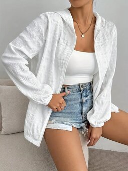 Dámska Ľahká Biela Bunda s Kapucňou č.L - 2