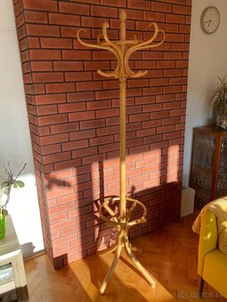 Stojanový vešiak - 2