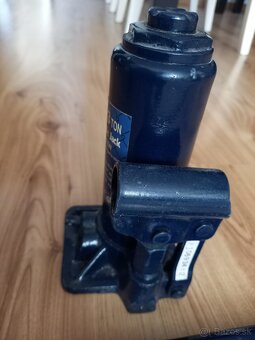 Hydraulicky zdvihak - 2