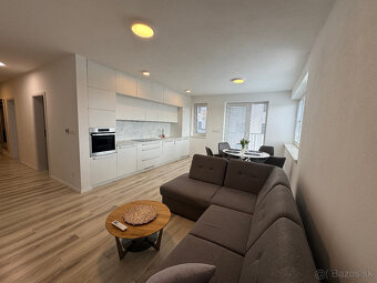 PANORAMA Nitra, novostavba, garážové státie, balkón - 2