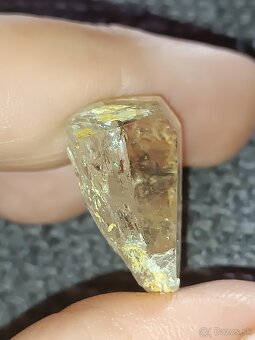 Drahokam surový topaz - 2