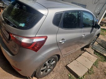 Predám havarovaný Hyundai ix 20 - 2