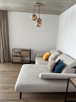 Ponúkame na prenájom luxusný, priestranný, 2 izbový byt s k - 2