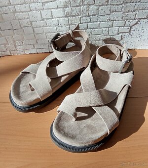 Pull & Bear sandále v.40 - 2