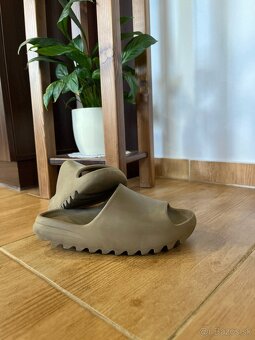 Adidas yeezy slide 45 - 2