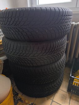 Nokian Tyres WR Snowproof 205/60 R16 96H - 2