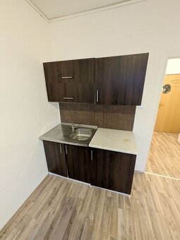 Menší bytík na prenájom, čiastočne zariadený..ihneď volný - 2