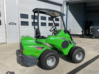 Predvádzací nový nakladač AVANT 528 - 2