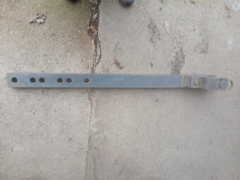 Fendt  zadní  spodní závěs - spodní pravítko-zug pendel - 2