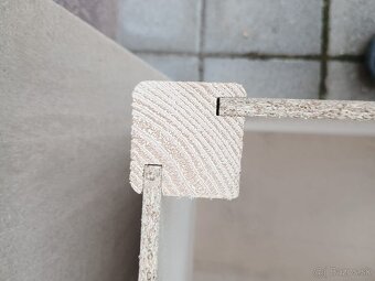 Znáškove hniezda - 2