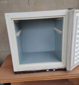 Darujem staršiu mrazničku. - 2