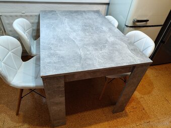 Jedálenský stôl - 2