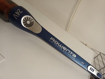 Rowenta tycovy vysavac - 2