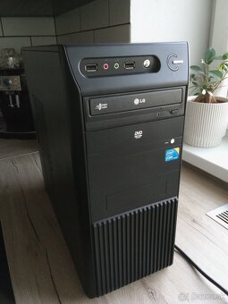 Predám stolny PC + monitor, klávesnica a myš - 2