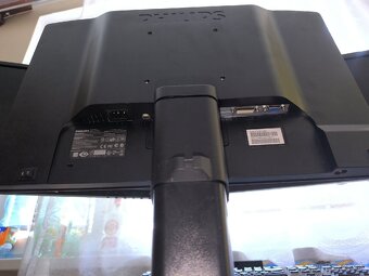 21,5" Philips LCD Monitor - 2