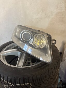 Na predaj originálne xenónove svetlomet Audi A6 C6 (2004–201 - 2