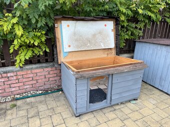 Predám psiu búdu - 2