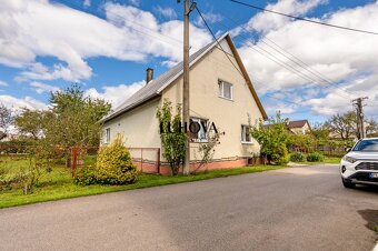 Rodinný dom na rekonštrukciu v obľúbenej lokalite Dolné Kočk - 2