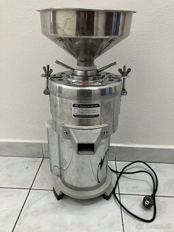 Elektrický mlynček na orieškové maslo - 2