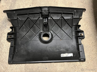 Tesla Model Y kryt predného chladiča - 2