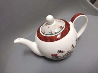 porcelanova vianocna kanvica s krabicou - 2