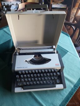 Malý kufríkový písací stroj AEG - 2