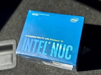 Intel NUC NUC8i5BEH ešte vo fóliI - 2
