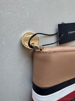 Tommy Hilfiger peňaženka - NOVÁ s visačkou - 2