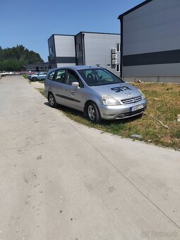 Honda stream 2l 7miestne - 2