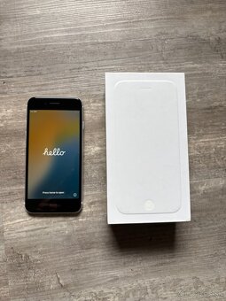 iPhone SE 2020 - 2