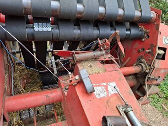 Hesston 5700 viazač. - 2