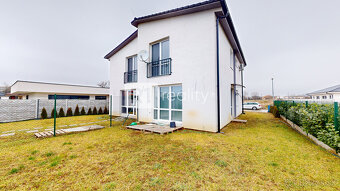Komfortné 4 izbové bývanie s vlastným pozemkom/dvorom 229 m2 - 2