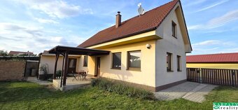 Na predaj zánovný, útulný rodinný dom, Šurovce - 2