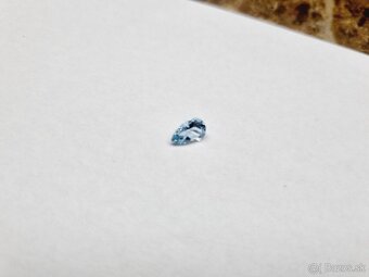 Platinový prsteň s aquamarínom a diamantami. - 2