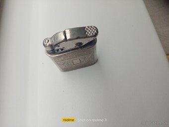 Strieborný zapaľovač - 2