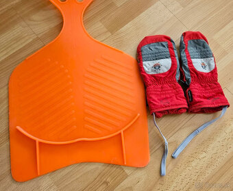 detske rukavice a klzak na sneh - 2