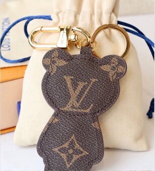 Kľúčenka/prívesok LV - macko - 2