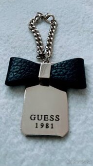 Guess prívesok - 2