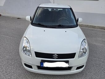 Suzuki Swift 1.3 benzín 4x4 190tisíc km Biela perleť - 2
