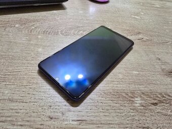 Samsung A31 displej v top stave bez skrabancov mal na sebe n - 2