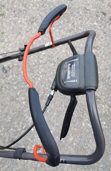 Husqvarna kosacka s pohonom - 2