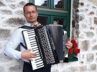 Harmonikár, akordeonista, živá hudba - 2