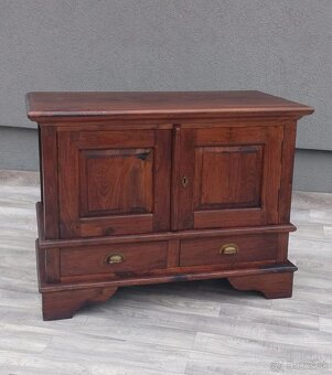 Komoda starožitná teaková. - 2